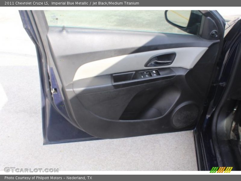 Imperial Blue Metallic / Jet Black/Medium Titanium 2011 Chevrolet Cruze LS