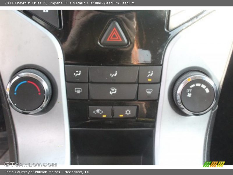Imperial Blue Metallic / Jet Black/Medium Titanium 2011 Chevrolet Cruze LS