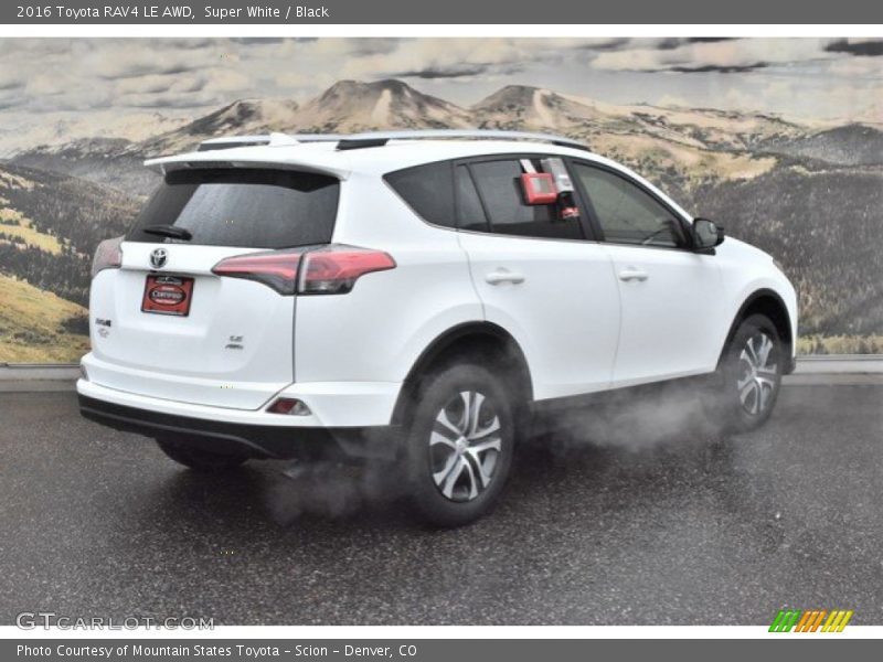 Super White / Black 2016 Toyota RAV4 LE AWD