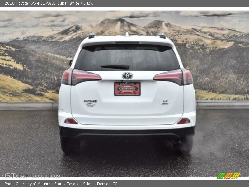Super White / Black 2016 Toyota RAV4 LE AWD