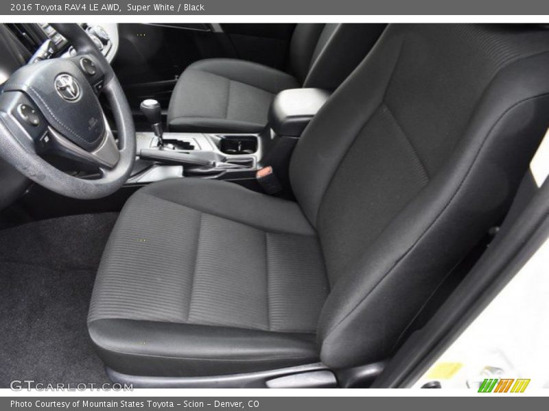 Super White / Black 2016 Toyota RAV4 LE AWD