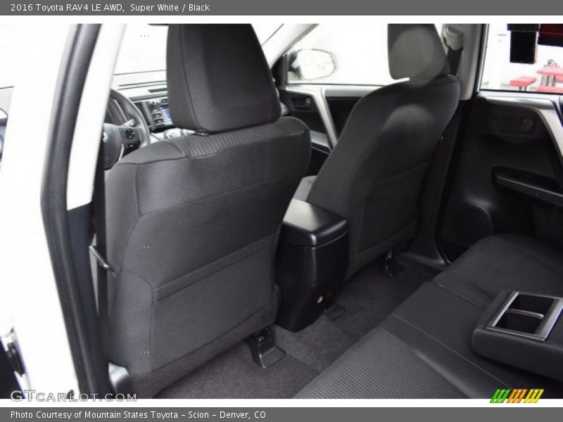 Super White / Black 2016 Toyota RAV4 LE AWD