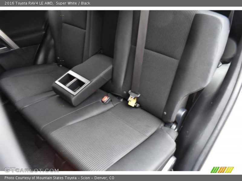 Super White / Black 2016 Toyota RAV4 LE AWD