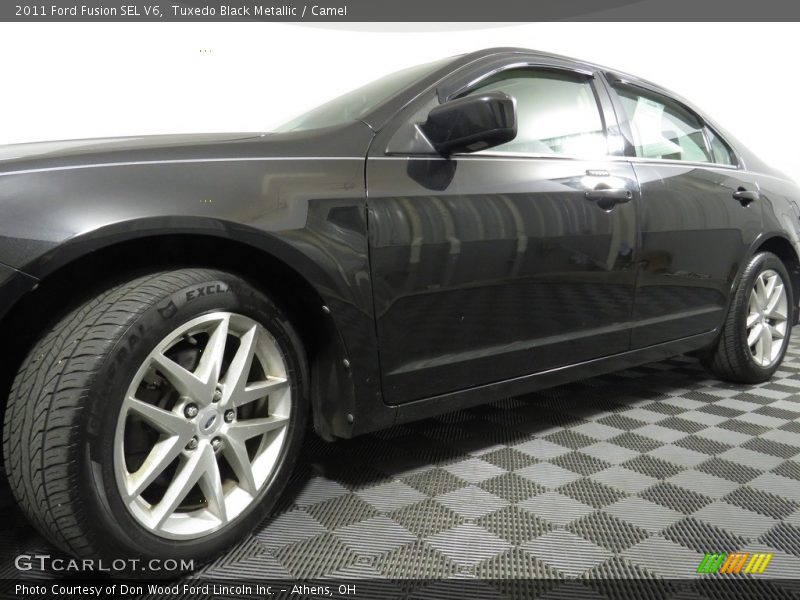 Tuxedo Black Metallic / Camel 2011 Ford Fusion SEL V6