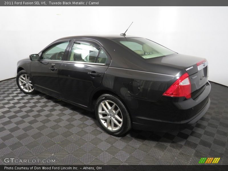 Tuxedo Black Metallic / Camel 2011 Ford Fusion SEL V6