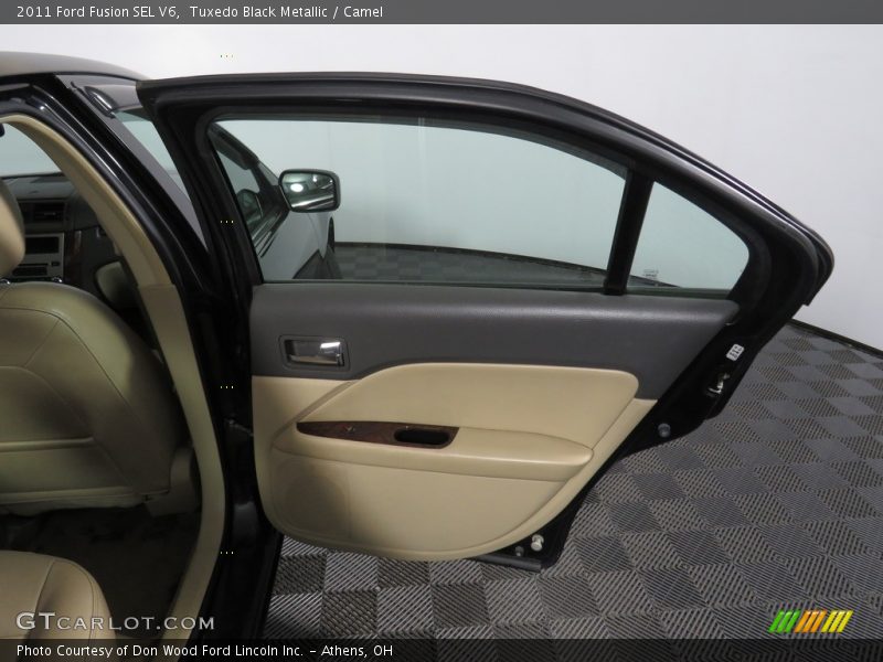 Tuxedo Black Metallic / Camel 2011 Ford Fusion SEL V6