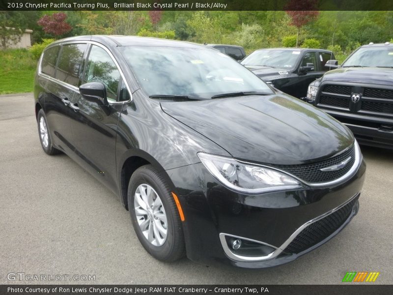 Brilliant Black Crystal Pearl / Black/Alloy 2019 Chrysler Pacifica Touring Plus