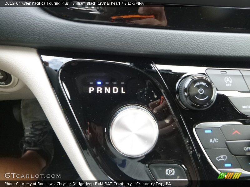Brilliant Black Crystal Pearl / Black/Alloy 2019 Chrysler Pacifica Touring Plus