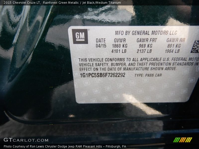 Rainforest Green Metallic / Jet Black/Medium Titanium 2015 Chevrolet Cruze LT