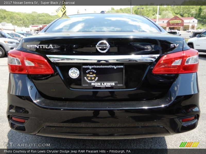 Super Black / Charcoal 2017 Nissan Sentra SV