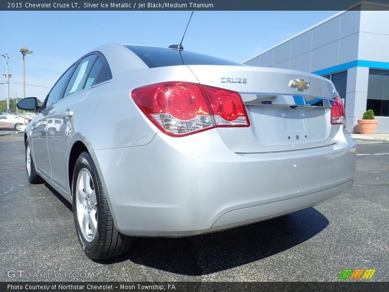 Silver Ice Metallic / Jet Black/Medium Titanium 2015 Chevrolet Cruze LT