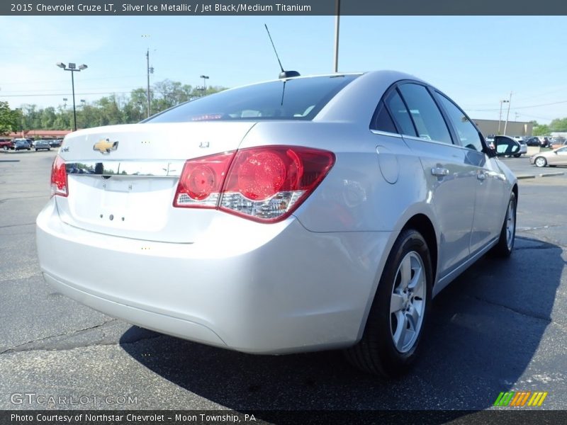 Silver Ice Metallic / Jet Black/Medium Titanium 2015 Chevrolet Cruze LT