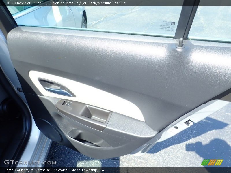 Silver Ice Metallic / Jet Black/Medium Titanium 2015 Chevrolet Cruze LT