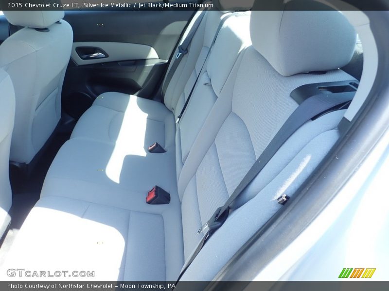 Silver Ice Metallic / Jet Black/Medium Titanium 2015 Chevrolet Cruze LT