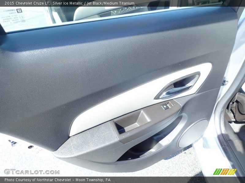 Silver Ice Metallic / Jet Black/Medium Titanium 2015 Chevrolet Cruze LT