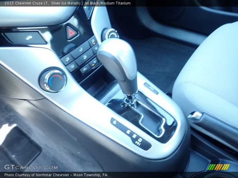 Silver Ice Metallic / Jet Black/Medium Titanium 2015 Chevrolet Cruze LT