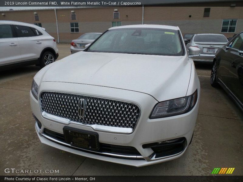 White Platinum Metallic Tri-Coat / Cappuccino 2019 Lincoln Continental FWD
