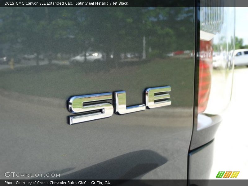 Satin Steel Metallic / Jet Black 2019 GMC Canyon SLE Extended Cab