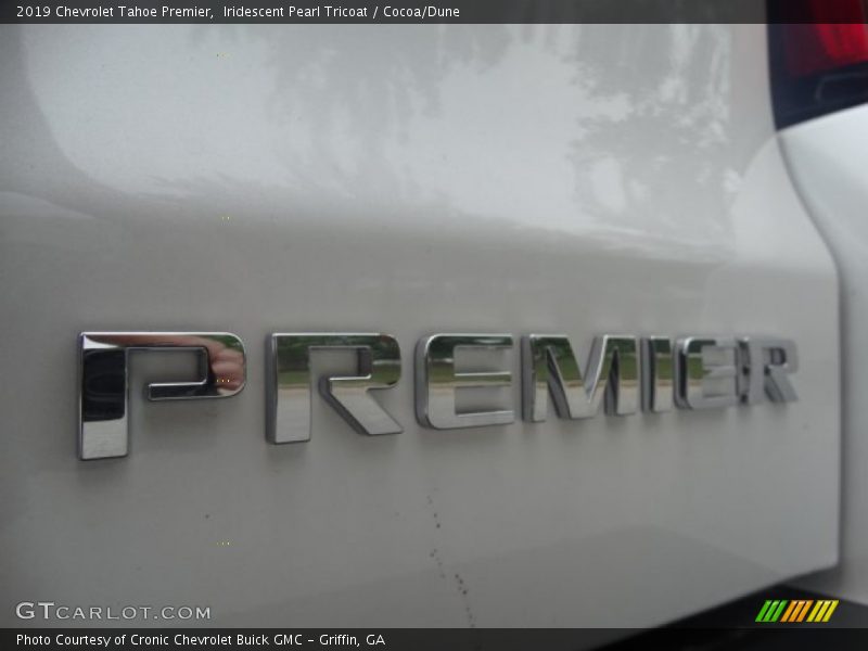 Iridescent Pearl Tricoat / Cocoa/Dune 2019 Chevrolet Tahoe Premier