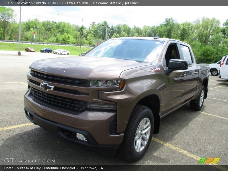 Oakwood Metallc / Jet Black 2019 Chevrolet Silverado 1500 RST Crew Cab 4WD