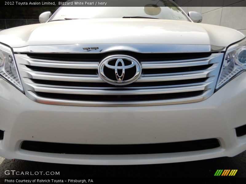 Blizzard White Pearl / Ivory 2012 Toyota Avalon Limited