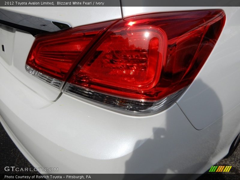 Blizzard White Pearl / Ivory 2012 Toyota Avalon Limited