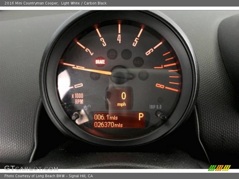 Light White / Carbon Black 2016 Mini Countryman Cooper