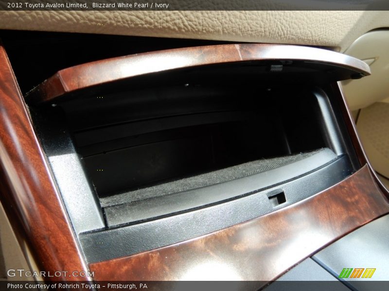 Blizzard White Pearl / Ivory 2012 Toyota Avalon Limited