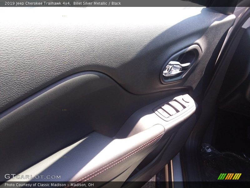 Billet Silver Metallic / Black 2019 Jeep Cherokee Trailhawk 4x4