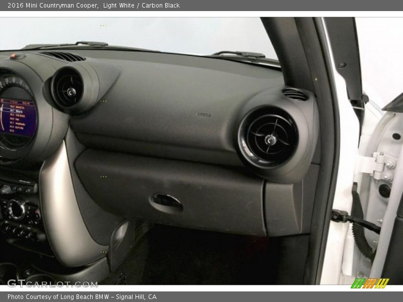 Light White / Carbon Black 2016 Mini Countryman Cooper
