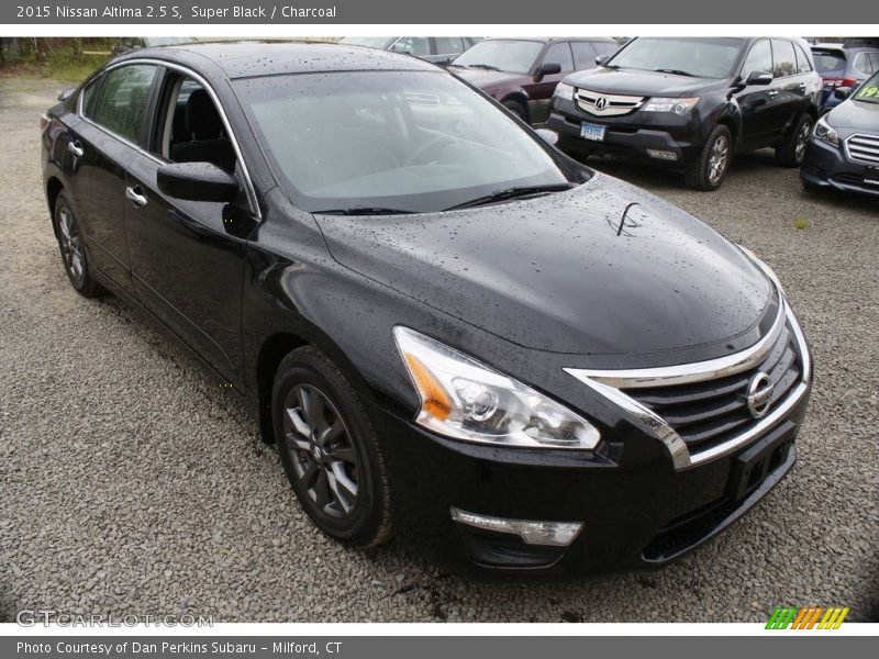 Super Black / Charcoal 2015 Nissan Altima 2.5 S