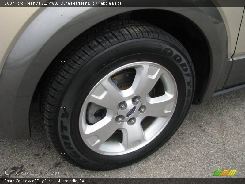 Dune Pearl Metallic / Pebble Beige 2007 Ford Freestyle SEL AWD