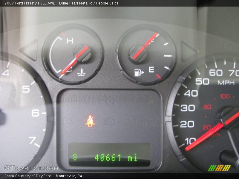 Dune Pearl Metallic / Pebble Beige 2007 Ford Freestyle SEL AWD