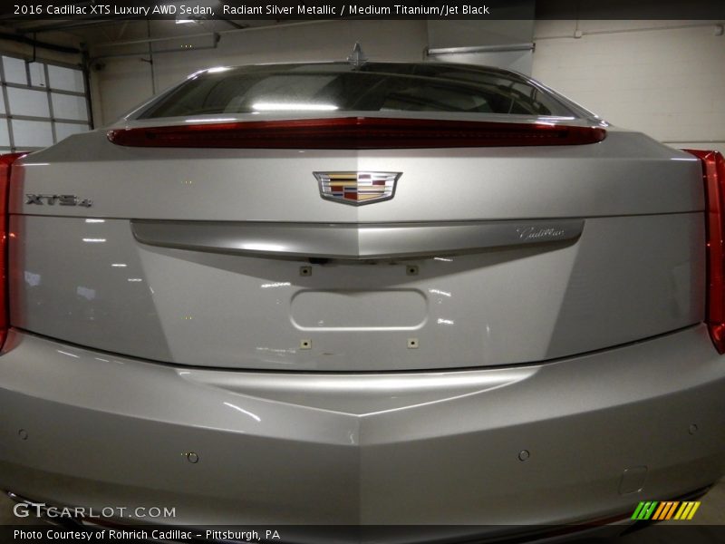 Radiant Silver Metallic / Medium Titanium/Jet Black 2016 Cadillac XTS Luxury AWD Sedan