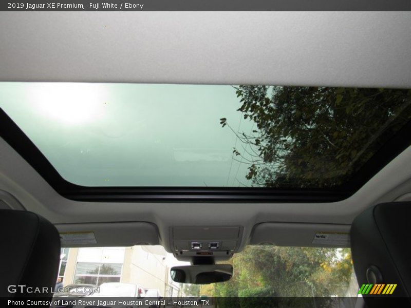 Fuji White / Ebony 2019 Jaguar XE Premium