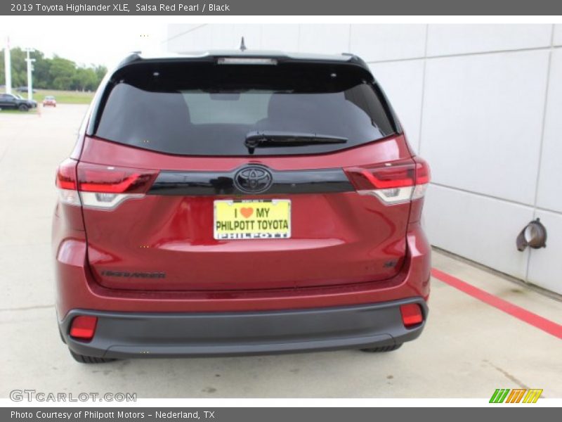 Salsa Red Pearl / Black 2019 Toyota Highlander XLE