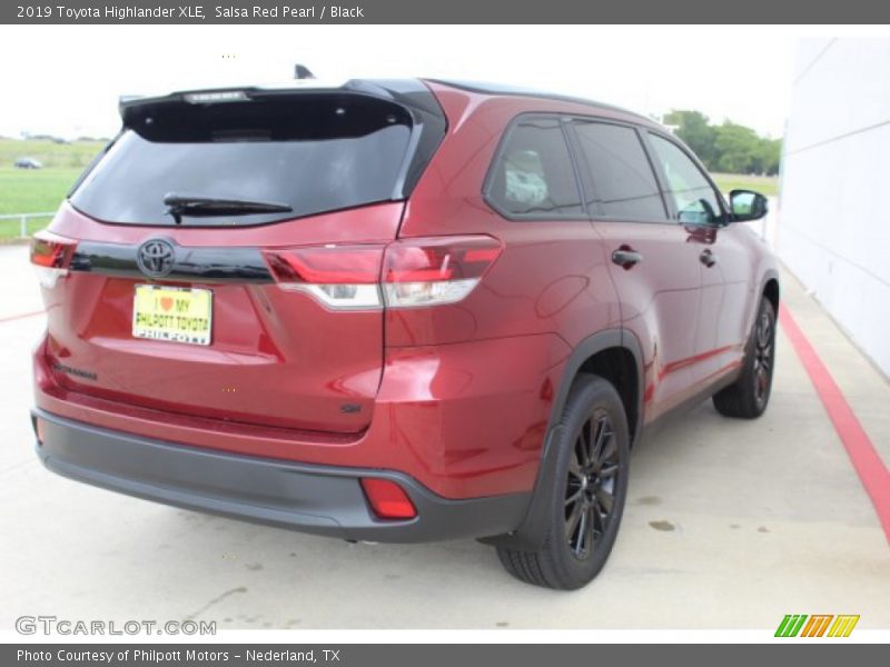 Salsa Red Pearl / Black 2019 Toyota Highlander XLE