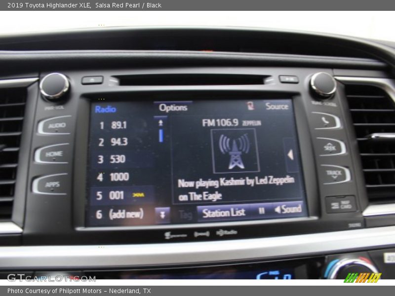 Salsa Red Pearl / Black 2019 Toyota Highlander XLE