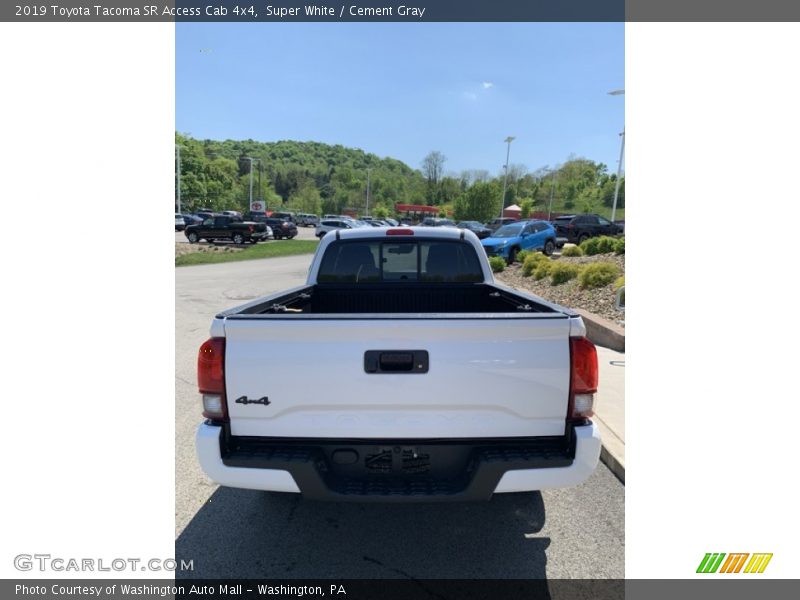 Super White / Cement Gray 2019 Toyota Tacoma SR Access Cab 4x4