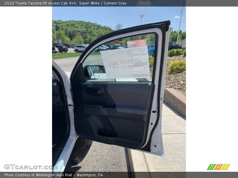 Super White / Cement Gray 2019 Toyota Tacoma SR Access Cab 4x4