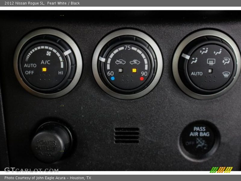 Pearl White / Black 2012 Nissan Rogue SL