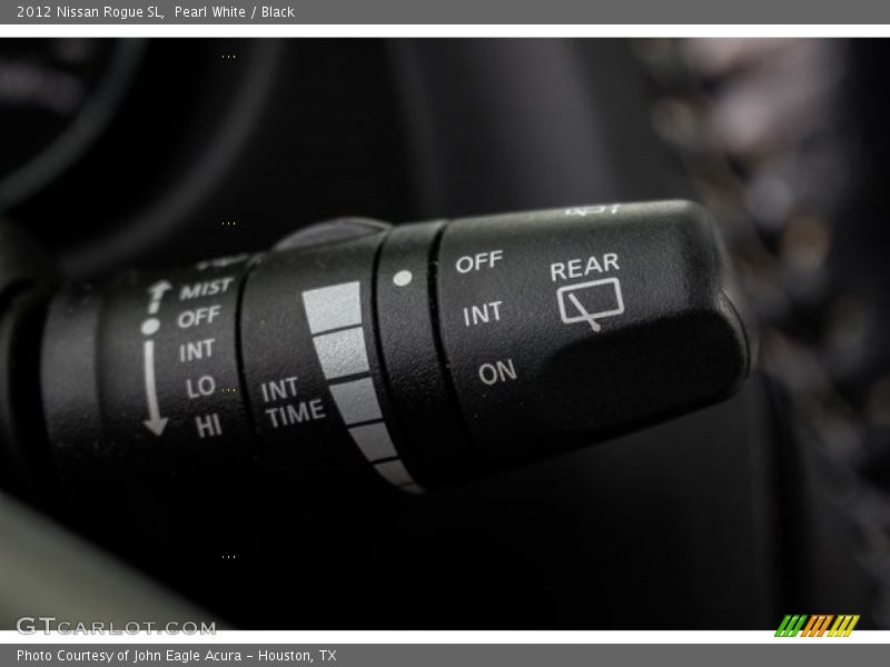 Pearl White / Black 2012 Nissan Rogue SL