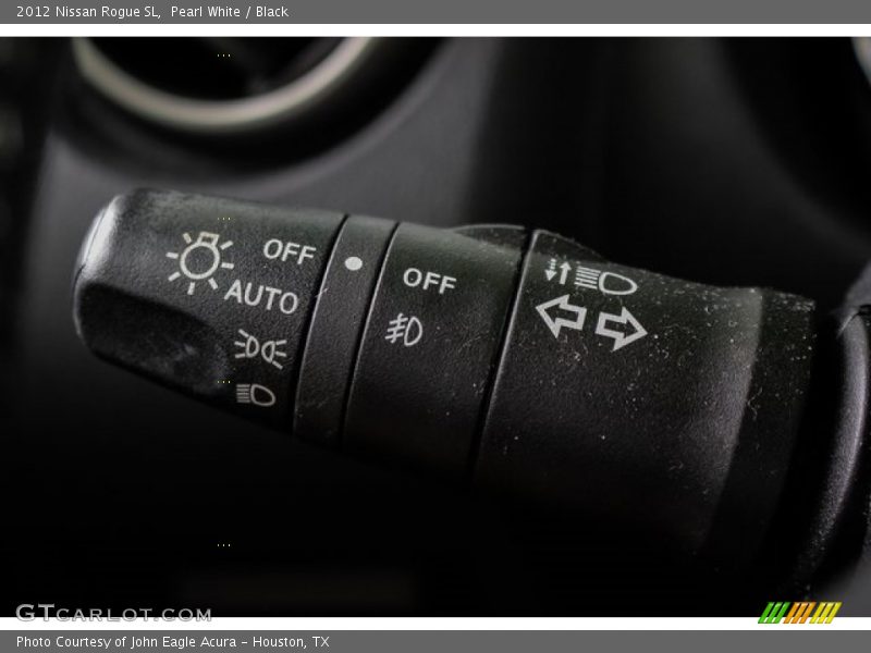 Pearl White / Black 2012 Nissan Rogue SL
