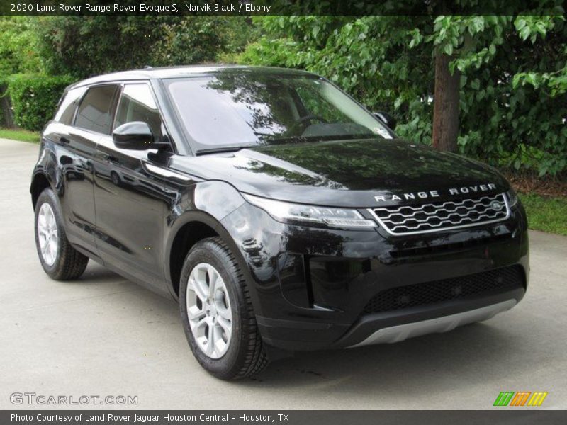 Front 3/4 View of 2020 Range Rover Evoque S
