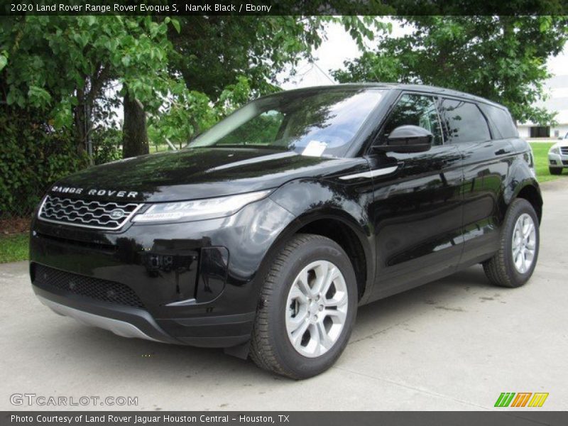 Front 3/4 View of 2020 Range Rover Evoque S