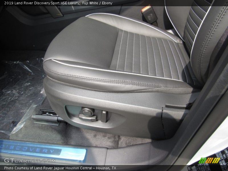 Fuji White / Ebony 2019 Land Rover Discovery Sport HSE Luxury