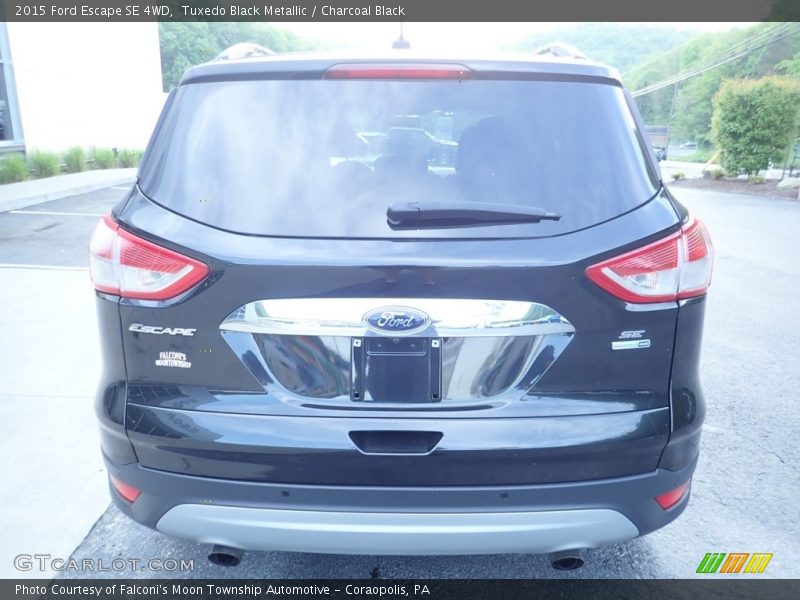 Tuxedo Black Metallic / Charcoal Black 2015 Ford Escape SE 4WD