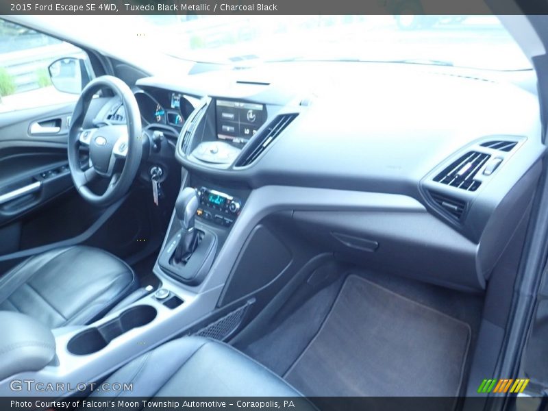 Tuxedo Black Metallic / Charcoal Black 2015 Ford Escape SE 4WD