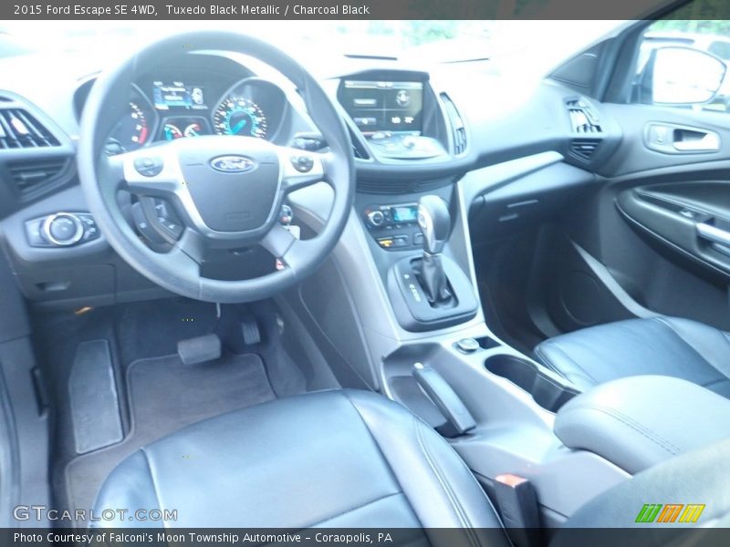 Tuxedo Black Metallic / Charcoal Black 2015 Ford Escape SE 4WD