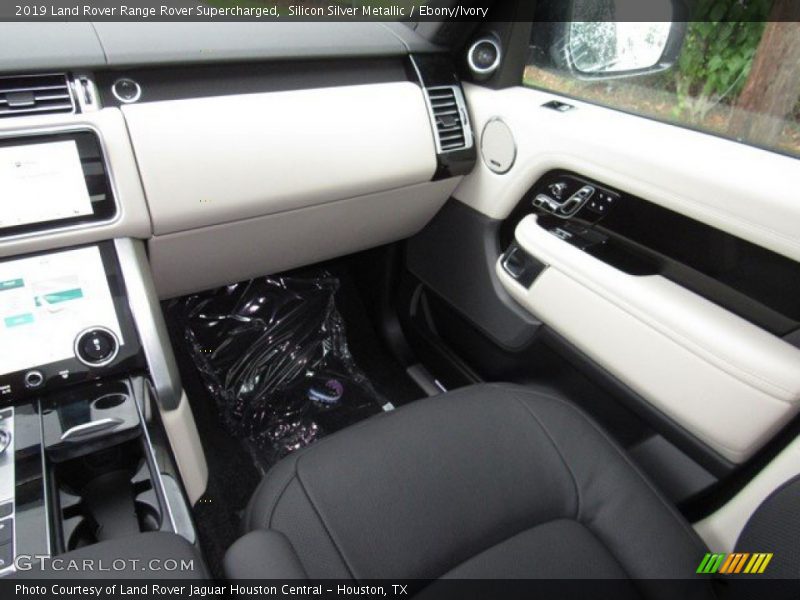 Silicon Silver Metallic / Ebony/Ivory 2019 Land Rover Range Rover Supercharged